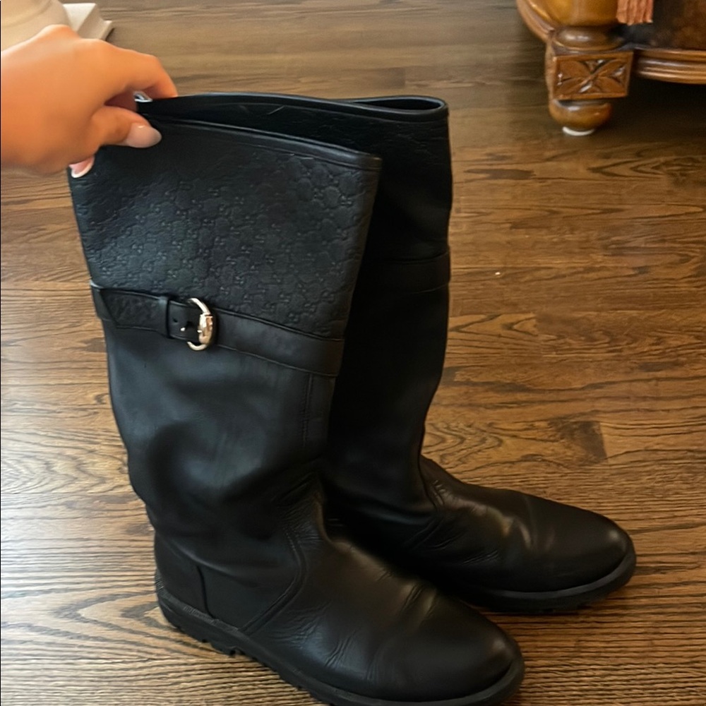 Authentic Gucci leather horsebit slim boot